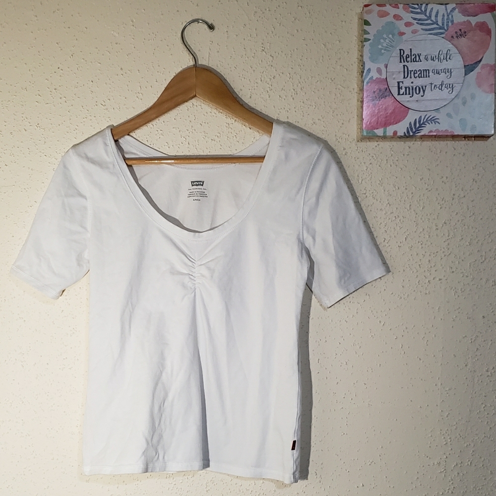 Levi's white tshirt